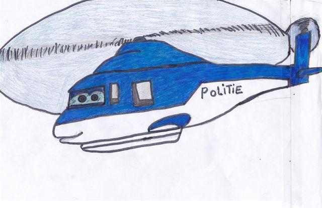 Dit is Bob de Vader van Tony hij is Politie helikopter hij vangt de Boeven en zet ze achter de trailes